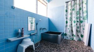 ブルーアートゲストハウス 2階フロア貸切 最大8名 広島の里山宿