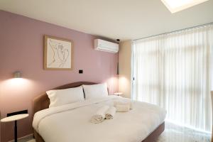 Empyrean Luxury Suites & Hostel