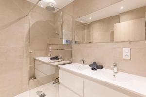 Josi - 2 chambres, central, 10mn du Palais&Plages, neuf, clim