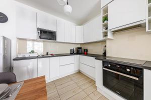 Elite Skyview -Relaxing Family Apt with AC, Balcony