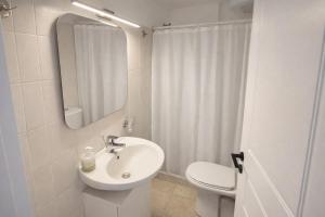 Messinian Aura - Beachfront Escape in Mikra Mantinia