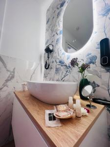 Suite il Vescovo Moro