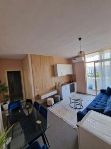 2 bedroom apartment near Sea 4 min to go