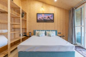 River and Roots Resort, Riverside Boutique Stay , Bonfire, Scenic Views