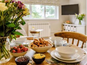 2 Bed in Thornfalcon 83696