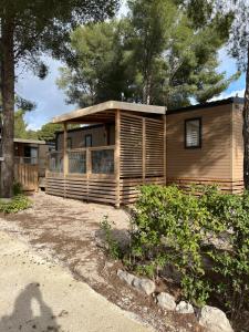 Mobil-home Premium 6 pers 2 SDB Accès direct mer Camping 4 étoiles Carry le Rouet