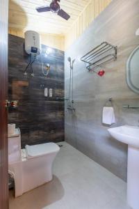 River and Roots Resort, Riverside Boutique Stay , Bonfire, Scenic Views