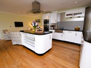 4 Bed in Moffat 82374