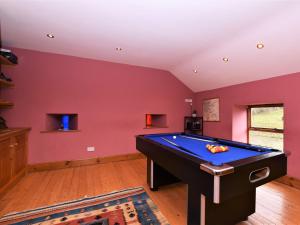 4 Bed in Whaley Bridge PK535