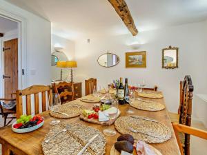 4 Bed in Grewelthorpe 64329