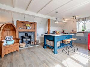 3 Bed in Woodford 57739