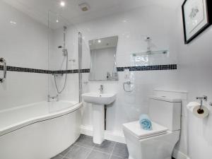 3 Bed in Seahouses CN120