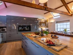 5 Bed in Appledore 73612