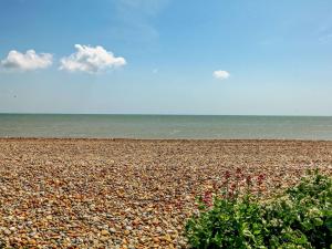 2 Bed in Pevensey Bay BT070