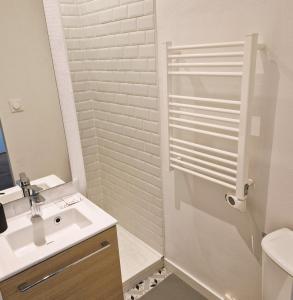 LIntermède - gare- Wifi - TV - Lave-linge