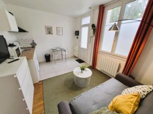 LIntermède - gare- Wifi - TV - Lave-linge