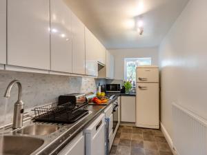 2 Bed in Afonwen 90461