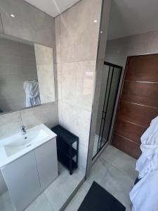 Spacious 3 bed available now in Swiss Cottage!