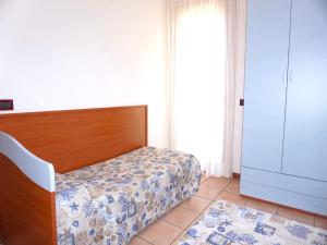 Spacious apartment in Caorle with shared pool