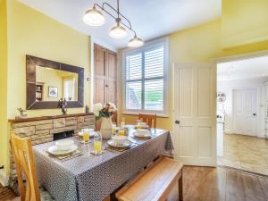 3 Bed in Knaresborough oc-74150