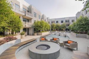 1BR Mission Bay w Gym nr Caltrain SFO-26