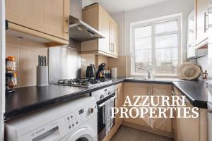 Short Stays 2 Bedroom Flat by Azzurri Properties Short Lets & Serviced Accommodation Hammersmith with Wi-Fi
