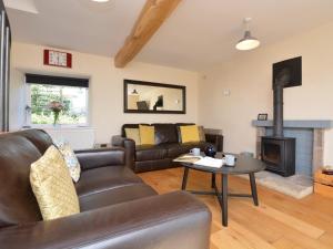 2 Bed in Taddington 76505