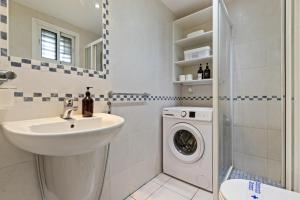 Vistamarina 402A By IVI Real Estate