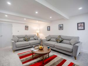 4 Bed in Bolton 85757