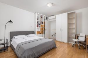 Villa Porto Silente with Gym, Sauna & Barbecue