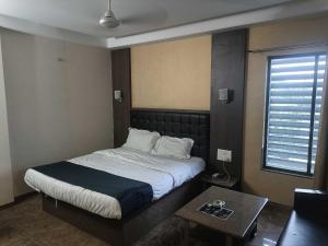 OYO 83804 UTR 30 Sakkardara