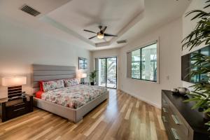 CoralVilla Carpe Diem - Infinity pool, spa, view, Tiki Hut, kayaks