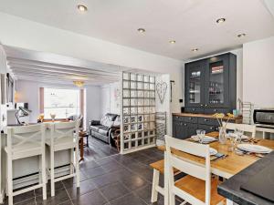 3 Bed in Brixham BX013