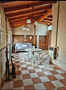 San Juan casa céntrica HERMOSA a solo 8 cuadras plaza principal