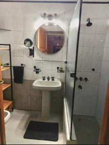 San Juan casa céntrica HERMOSA a solo 8 cuadras plaza principal