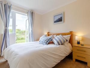 2 Bed in Mullion Cove 54556