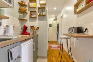 Cosy and colourful apt for 2 ppl Paris 7