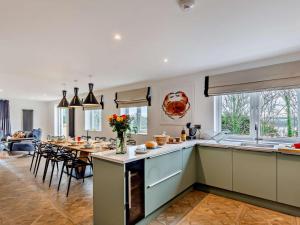 5 Bed in Bideford oc-95680