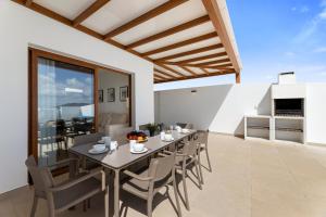 Villa Los Altos Lena 12B by Escape Home