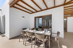 Villa Los Altos Lena 12B by Escape Home