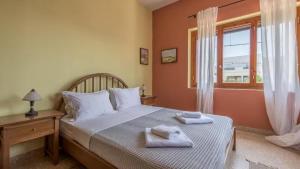 Bougainvillea central Seaview Home in Milos