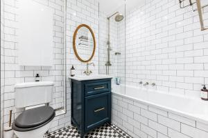 Bright 2-bedroom in the heart of Barons Court W14