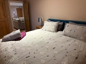 The Barn, Wolds Way Holiday Cottages, 2 bed ground floor