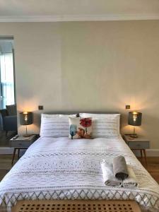 Edinburgh Castle Luxury Accommodation - Princes St