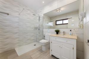 Sea Breeze Jarea by Escape Home