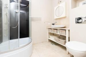 Klimatyczny i Jasny Apartament 3city w Gdyni z Dwiema Sypialniami by Noclegi Renters