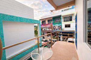 Budget Apartments Close to Beach & Cafes | AC