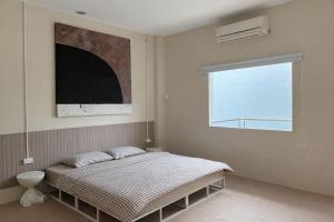 Budget Apartments Close to Beach & Cafes | AC