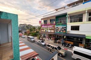 Budget Apartments Close to Beach & Cafes | AC