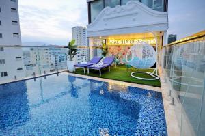 Violet hotel 2